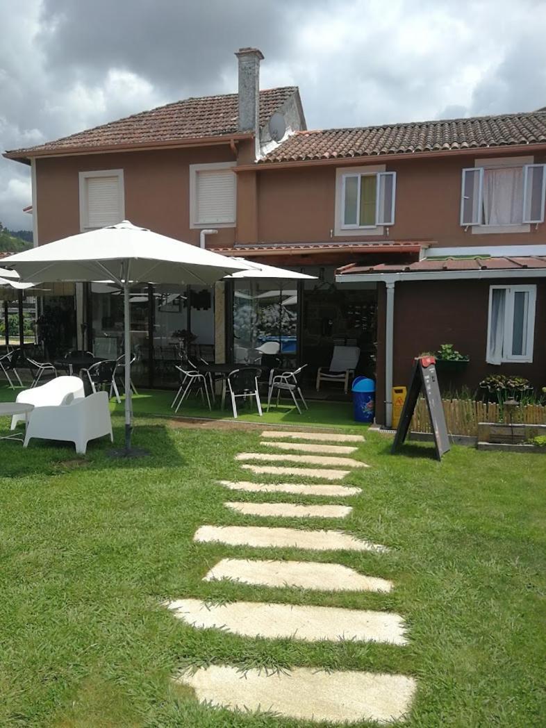 Albergue Vintecatro Caldas De Reis Exterior photo